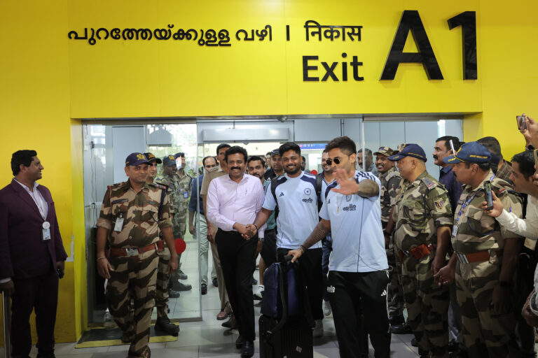 ഇനി കളി കാര്യവട്ടത്ത്; നീലപ്പടയും കിവികളും തിരുവനന്തപുരത്ത് എത്തി